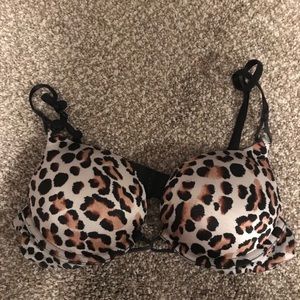 Victorias’s Secret bombshell bra